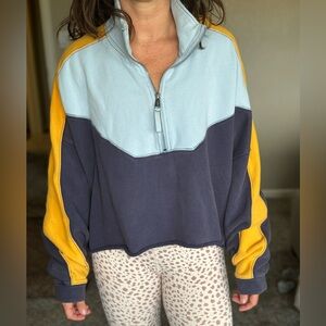 Classic crew collar w/ zipper color block sweatshirt light & dark blue w/ yellow